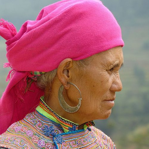 Portrait d'une femme Hmong Fleur